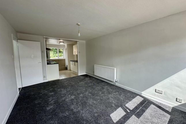 20, Denis Close, Leicester photo 3