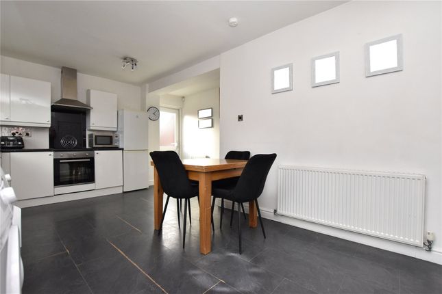 5, Marina Crescent, Leeds photo 3