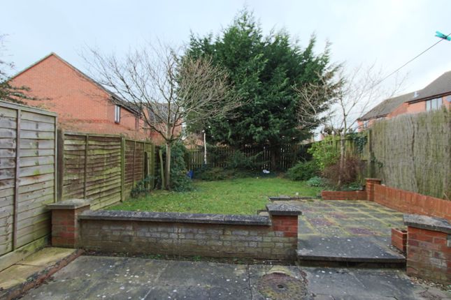 5, Sandringham Court, Kettering photo 5