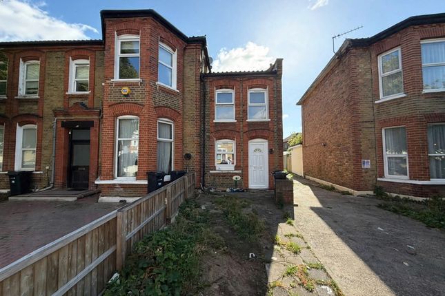 2-bed house on 80, Ilford, £1,850/mo