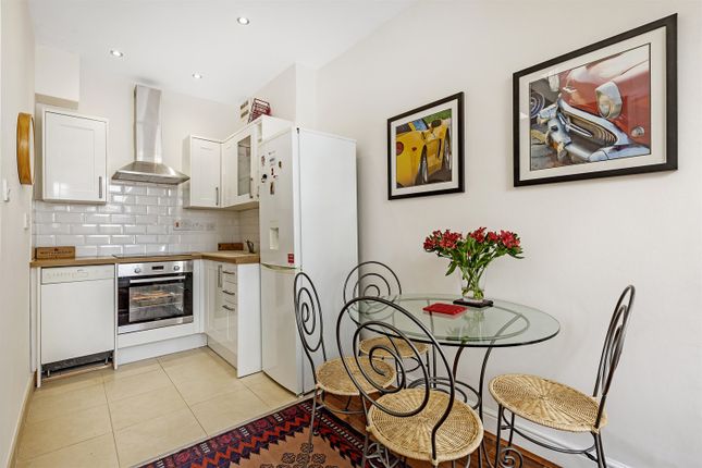 Flat 4, 23 Roland Gardens, London photo 3