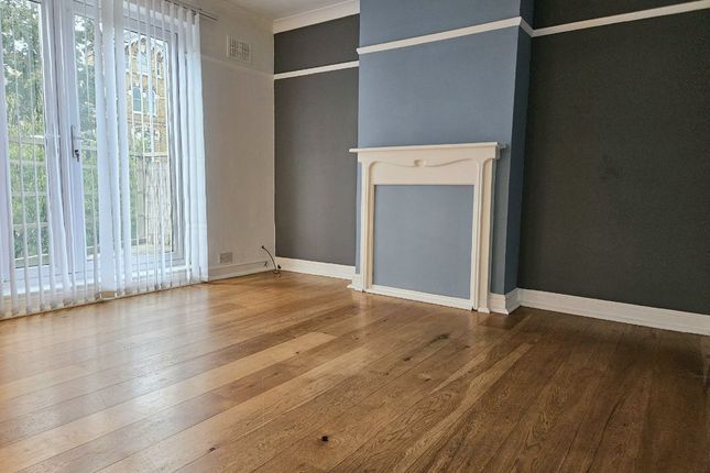 Top Flat, Twickenham photo 2