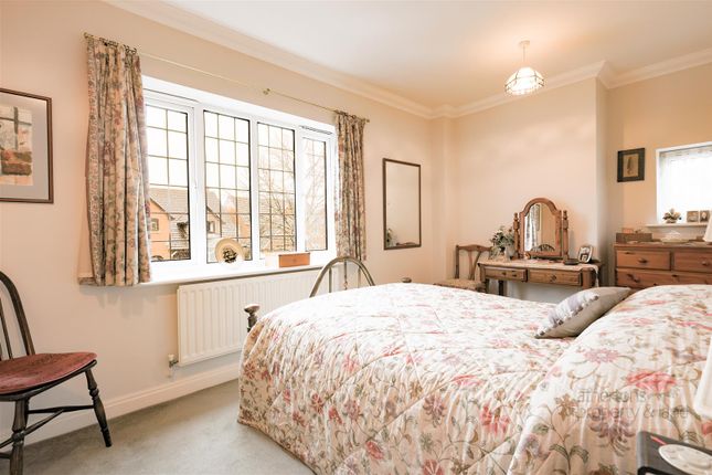 Town house for sale in Sandringham Close, Whalley, Ribble Valley