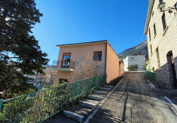 Detached house for sale in Chieti, Abruzzo, CH66015