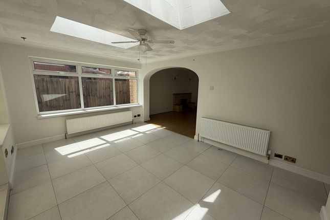 2, Hawthorn Walk, BURY ST. EDMUNDS photo 3