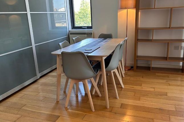 Flat 16, Murray Grove, London photo 4