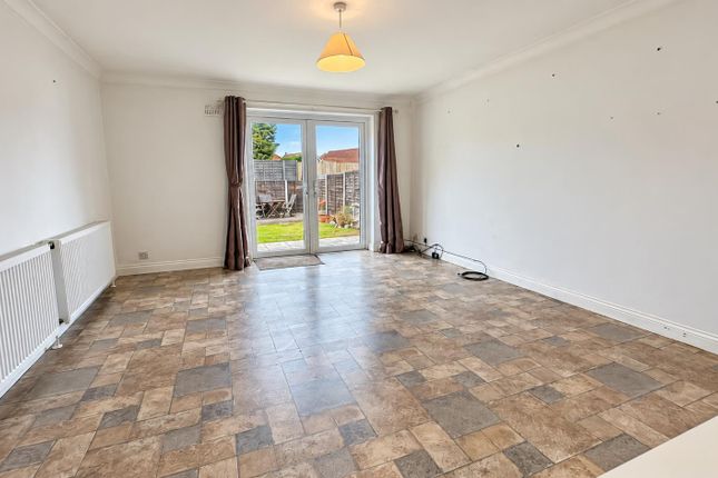 51, Laburnum Crescent, Kirby Cross photo 3