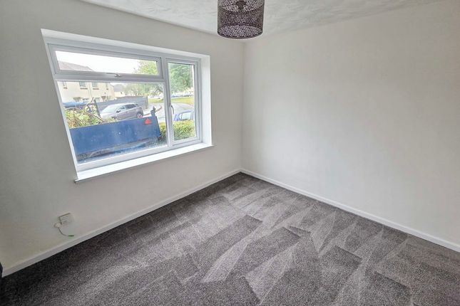 71, Bryn Dolwen, Caerphilly photo 2