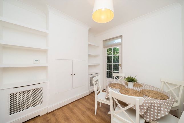 2, Beverley Cottages, London photo 4