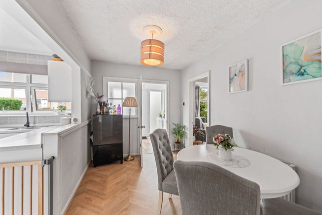 46 Thirlmere Close, Frodsham photo 3