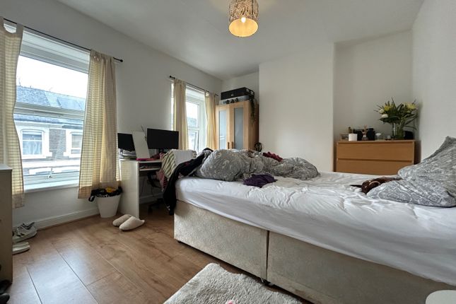 127, Treharris Street, Cardiff photo 2