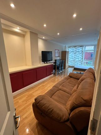 Thumbnail Room to rent in Carey Gardens, London
