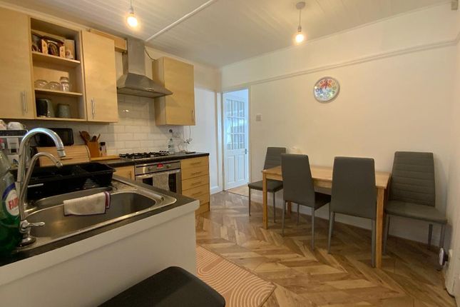 39 Arbour Way, Elm Park photo 4