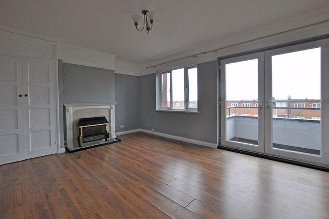Flat for sale in Spacious Apartment, Buchan Close, Newport