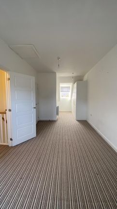 33, Peary Mead, Dartford photo 4