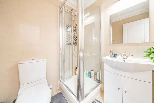 Flat 4, 157, Hornsey Road, London photo 4