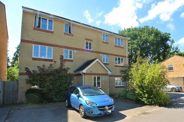 Flat for sale in Willow Mews, Pinewood Park, New Haw