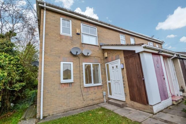 Flat for sale in Broadley Close, Hull