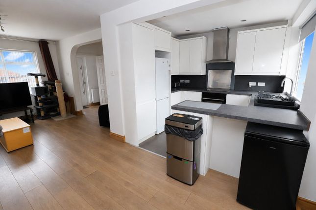 10, Langdale Drive, Bury photo 4