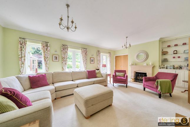 Tulip Tree House, 30b Chipperfield Road, Bovingdon photo 3