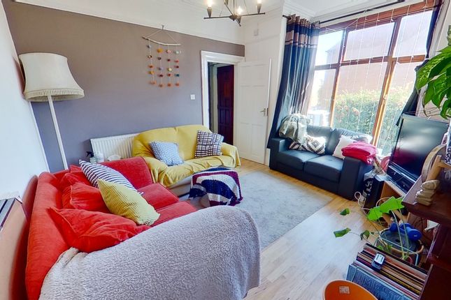 7 Trelawn Terrace, Leeds photo 3