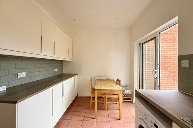 69, Risley Avenue, London photo 4