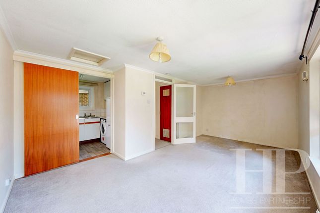 37 Dalewood Gardens, Crawley photo 2