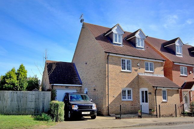 Thumbnail Detached house for sale in Hayes Road, Deanshanger
