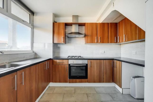 Thumbnail Maisonette to rent in Cleveland Way, Bethnal Green, London