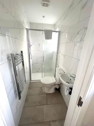 Flat 2, 128, Ashwood Road, Potters Bar photo 2