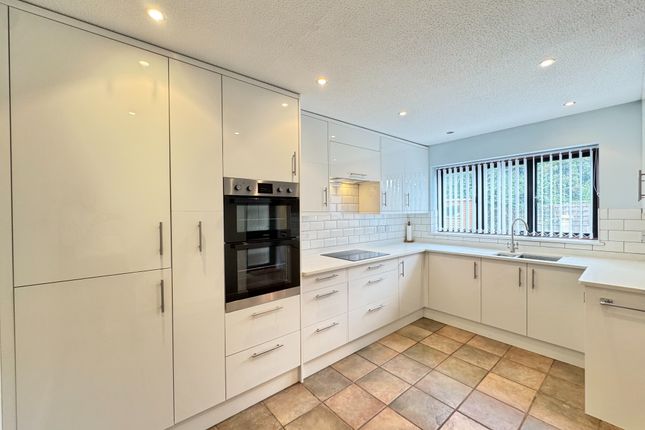 67 High Oaks Close, Locks Heath, Southampton photo 2