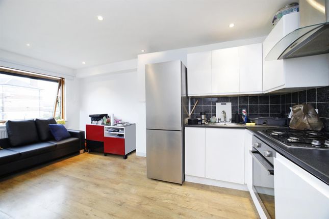 Thumbnail Flat to rent in Southwark Park Road, London