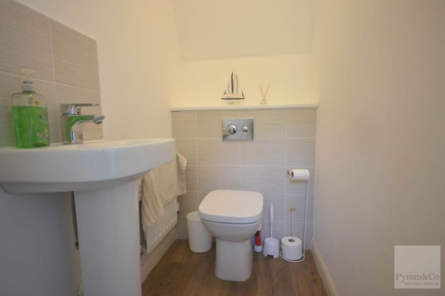 25, Falcon Crescent, Norwich photo 4