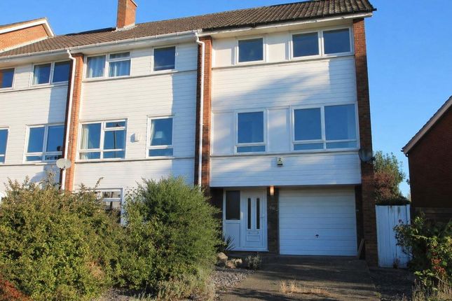 3-bed house on 122, Mead Way, Bromley, £550,000