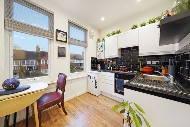 Flat C, 37, Butler Avenue, Harrow photo 4