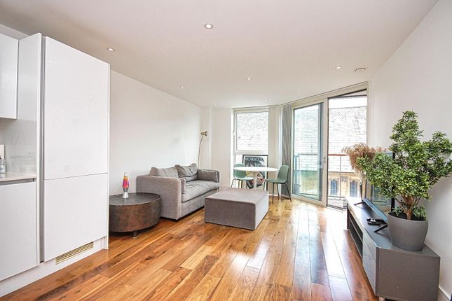 34, Titan Court, Mill Hill, NW7, Flower Lane, NW7 photo 2
