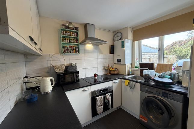14, Tiptree Close, London photo 2