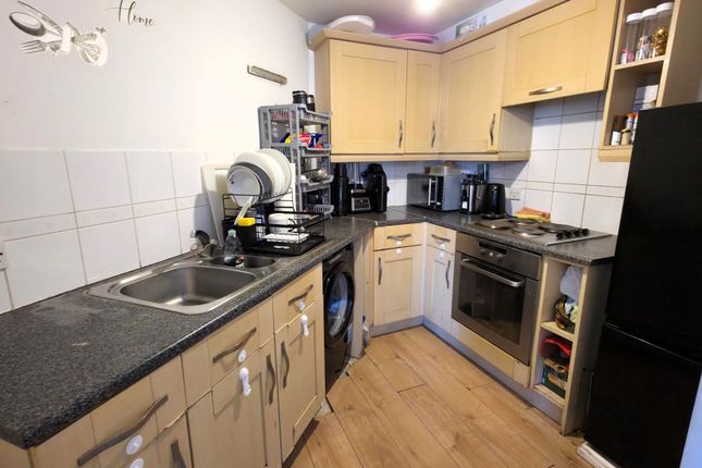 Flat 31, Kingfisher Heights, Hogg Lane, Grays photo 4