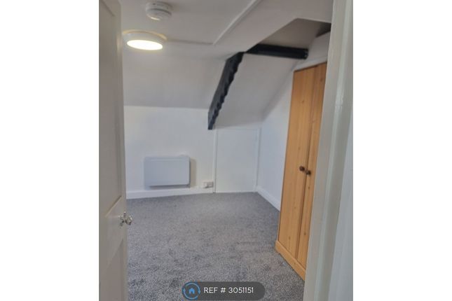Flat, Priory House St Thomas Road, Launceston photo 4