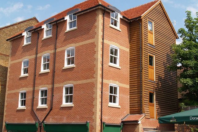 Thumbnail Flat to rent in Bridge Street, Godalming