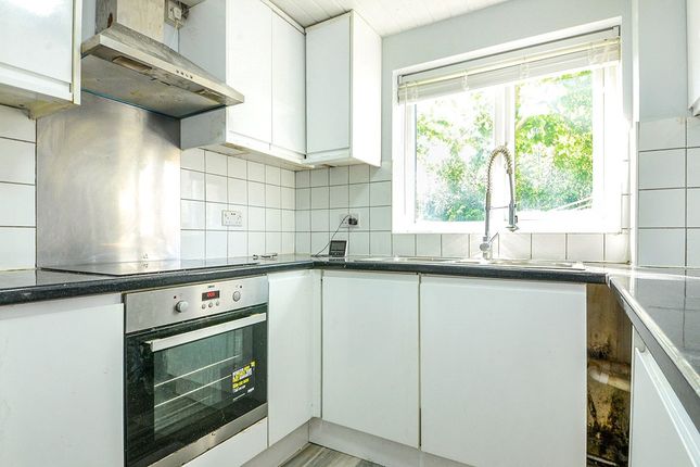 Thumbnail Flat to rent in Scammell Way, Watford, Hertfordshire