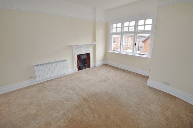 Flat 2/New Way House, St. Peters Road, Petersfield photo 3