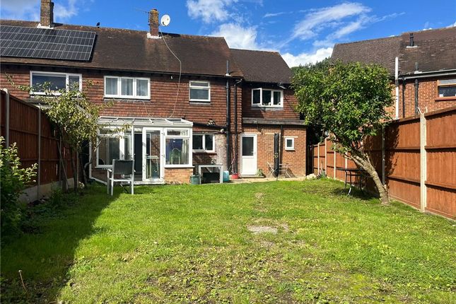 Room 3, 48, Yew Tree Drive, Surrey photo 5