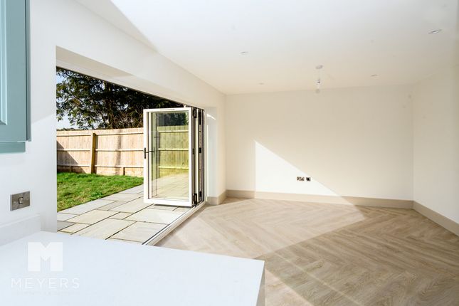 27b, Oaks Drive, Ringwood photo 4