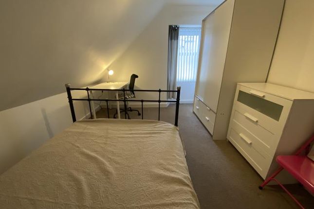 1ST & ATTIC Floor Flat, 32 South Mount Street, Aberdeen, AB25 2TB, Aberdeen photo 5