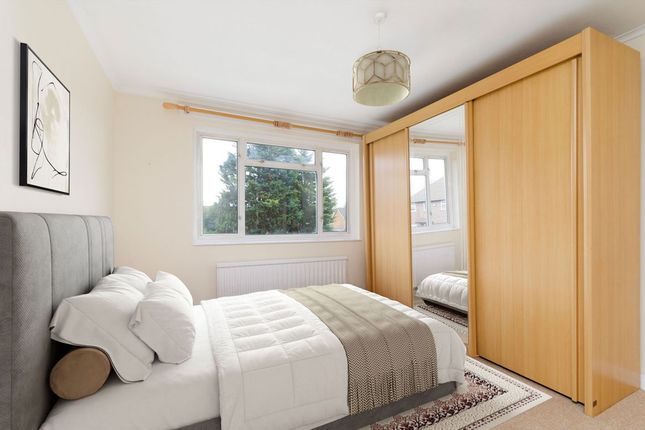 62, Verona Drive, Surbiton photo 4
