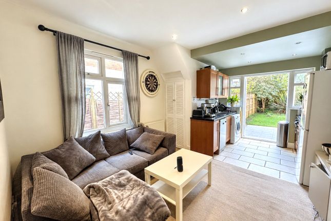 38, Astonville Street, London photo 3
