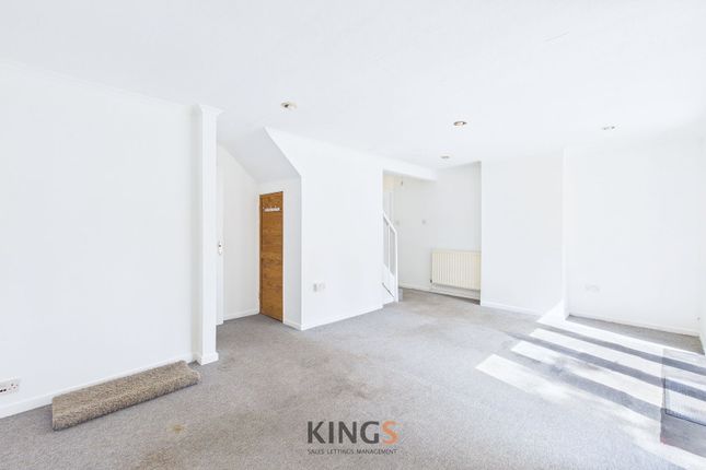 29 Chennells, Hatfield photo 3
