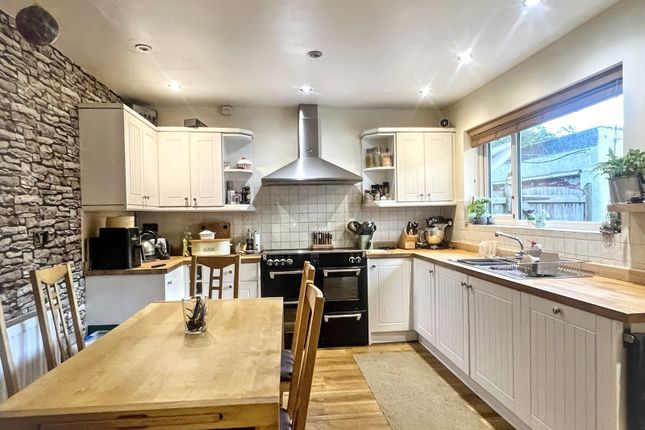 Treetops, 14, Helens Road, Winscombe photo 4