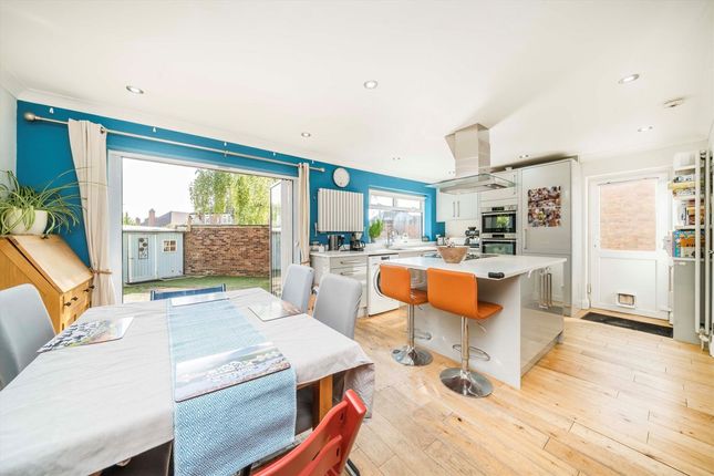 Rickards Close, Surbiton photo 4